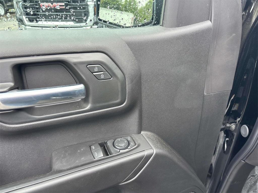 new 2025 GMC Sierra 1500 car, priced at $40,420
