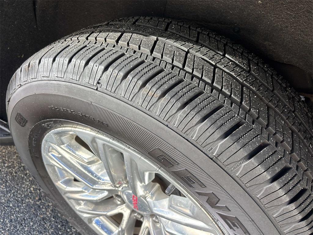 used 2021 GMC Yukon XL car, priced at $48,900