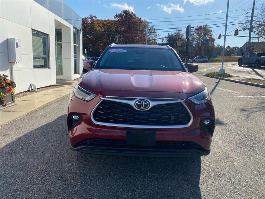 used 2022 Toyota Highlander car, priced at $33,400