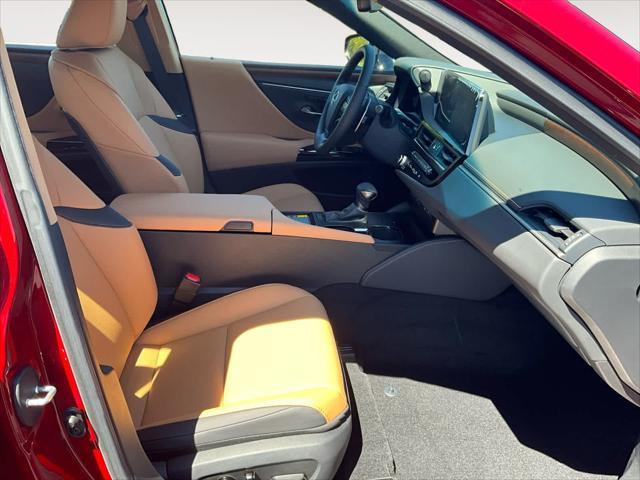 new 2025 Lexus ES 350 car, priced at $51,644
