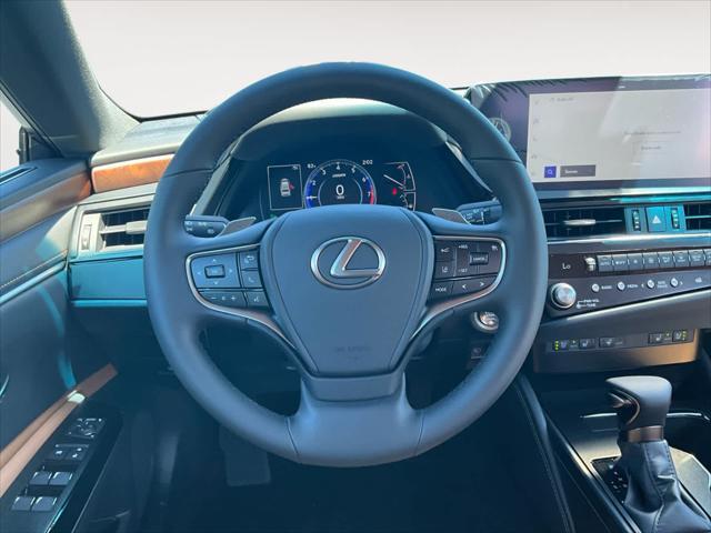 new 2025 Lexus ES 350 car, priced at $51,644