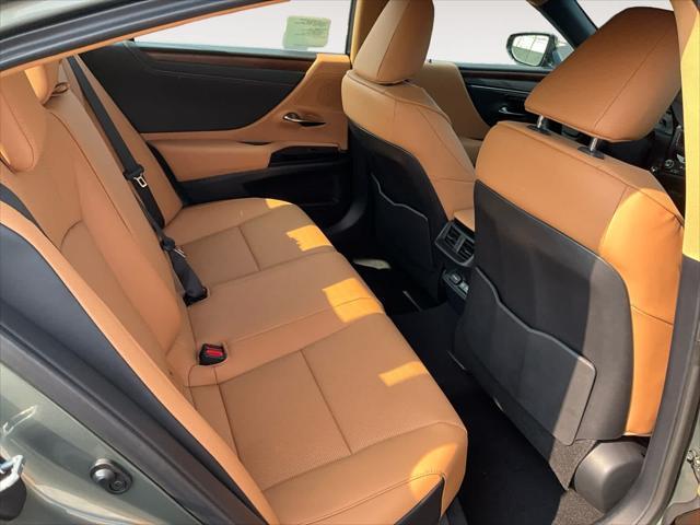 new 2025 Lexus ES 350 car, priced at $48,925