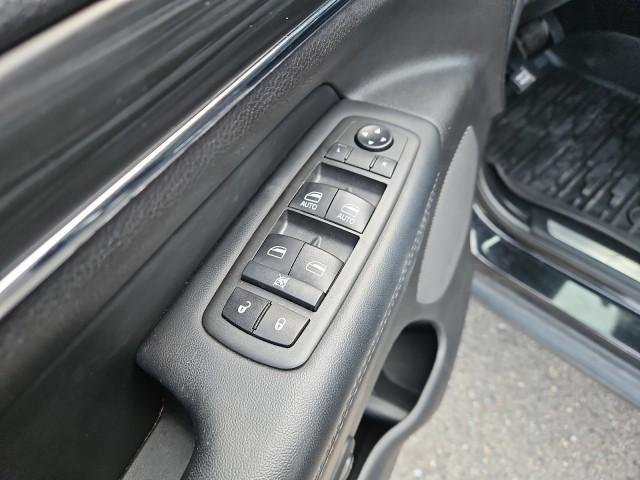 used 2021 Jeep Grand Cherokee car, priced at $27,399