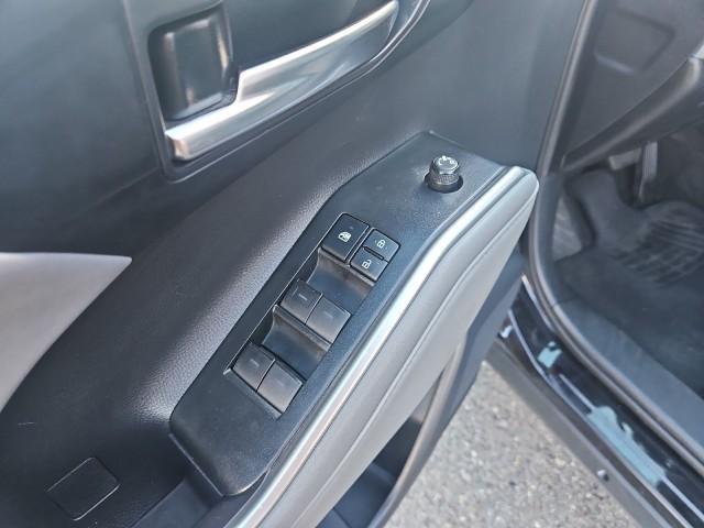 used 2021 Toyota Highlander car, priced at $32,995