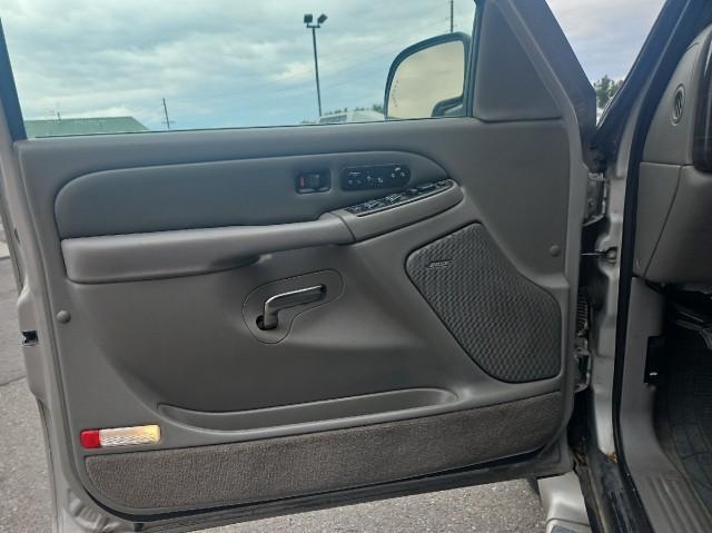 used 2005 GMC Yukon car, priced at $4,377