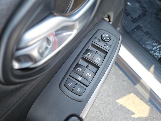 used 2021 Jeep Cherokee car, priced at $20,995