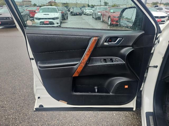 used 2012 Toyota Highlander car, priced at $12,995