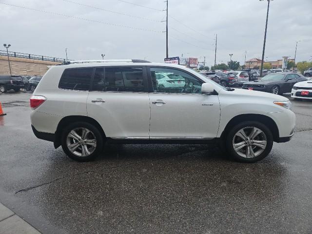 used 2012 Toyota Highlander car, priced at $12,995