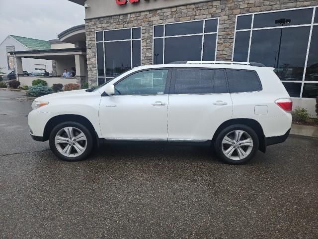used 2012 Toyota Highlander car, priced at $12,995