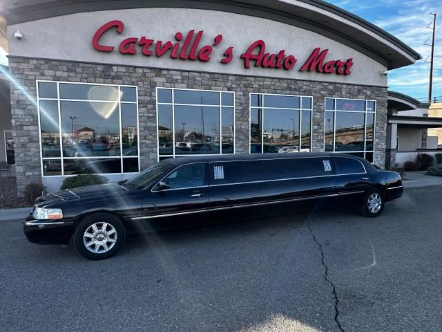 used 2008 Lincoln Town Car car, priced at $8,977
