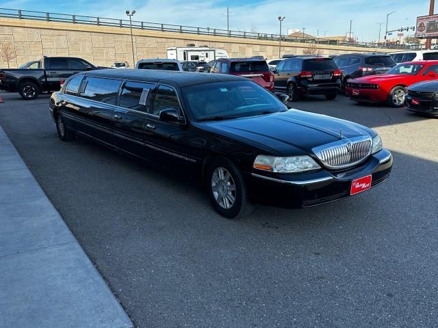 used 2008 Lincoln Town Car car, priced at $6,977