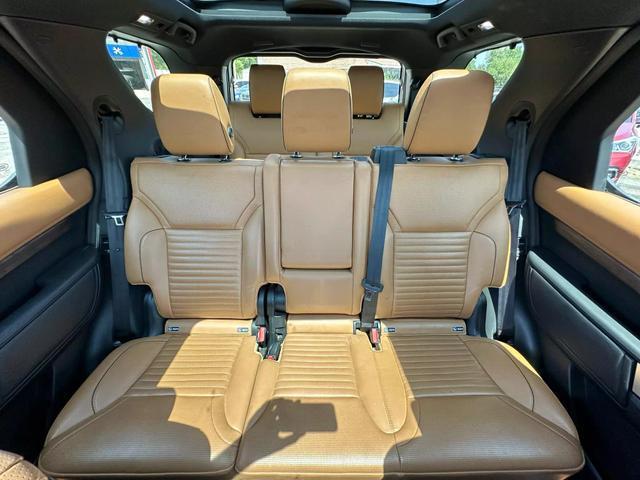 used 2018 Land Rover Discovery car, priced at $22,900