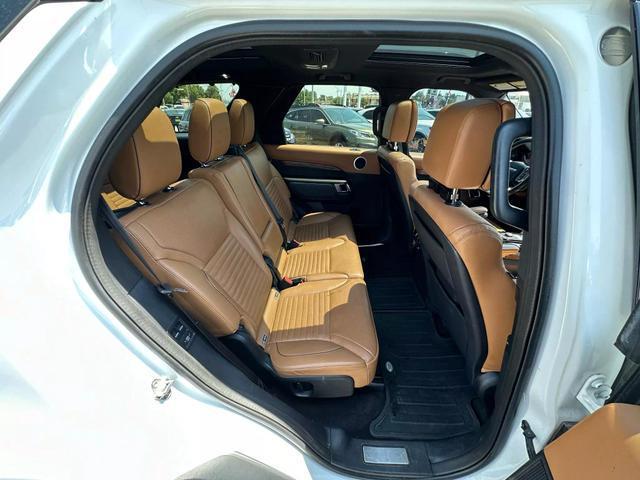 used 2018 Land Rover Discovery car, priced at $22,900