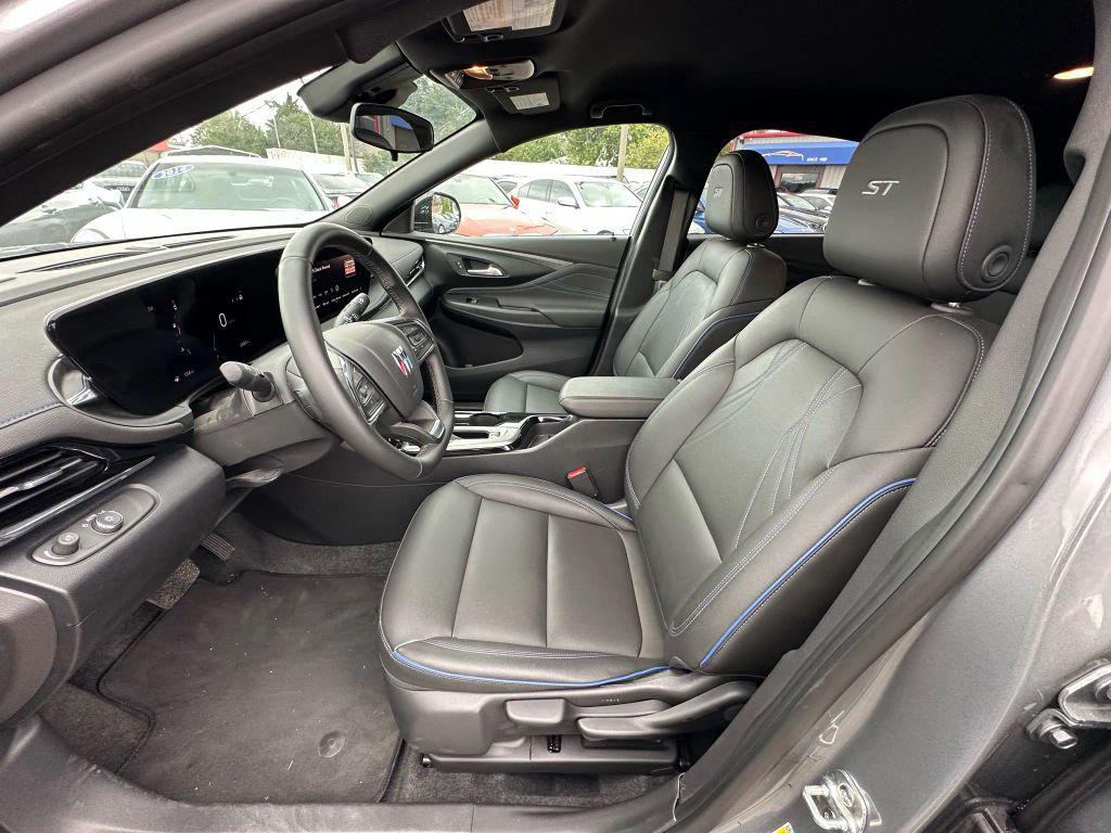 used 2025 Buick Envista car, priced at $25,900