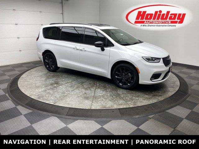 used 2023 Chrysler Pacifica car, priced at $46,998