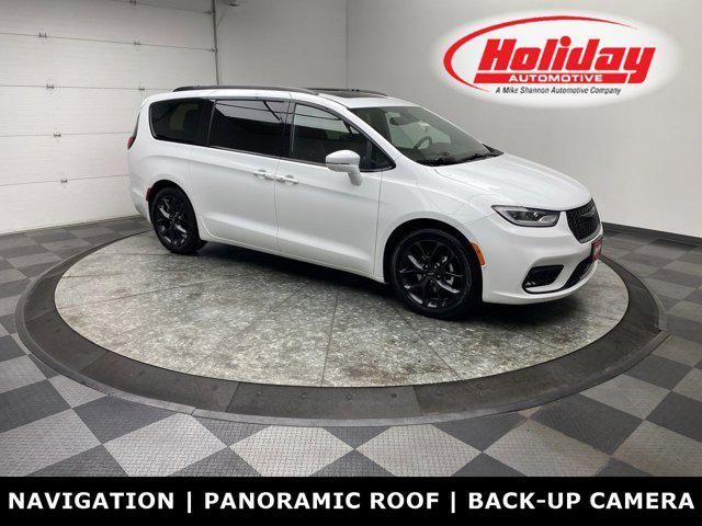 used 2022 Chrysler Pacifica car, priced at $34,998