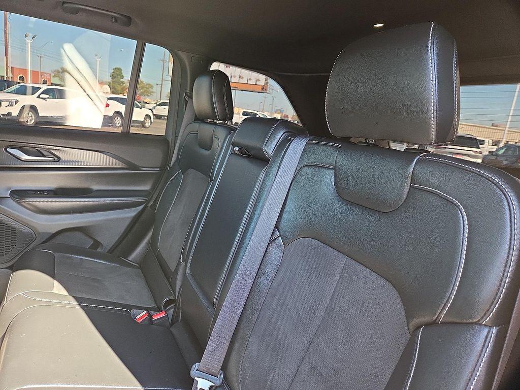 used 2024 Jeep Grand Cherokee car, priced at $38,995