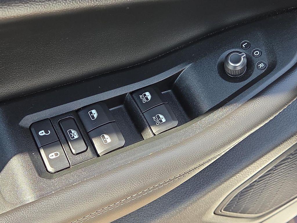 used 2024 Jeep Grand Cherokee car, priced at $38,995
