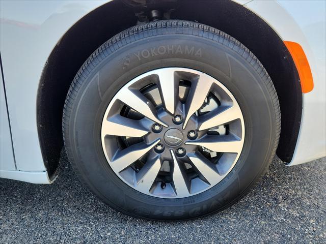 used 2024 Chrysler Pacifica Hybrid car, priced at $35,995