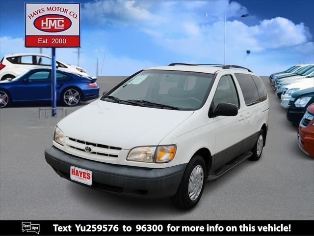 used 2000 Toyota Sienna car, priced at $6,995