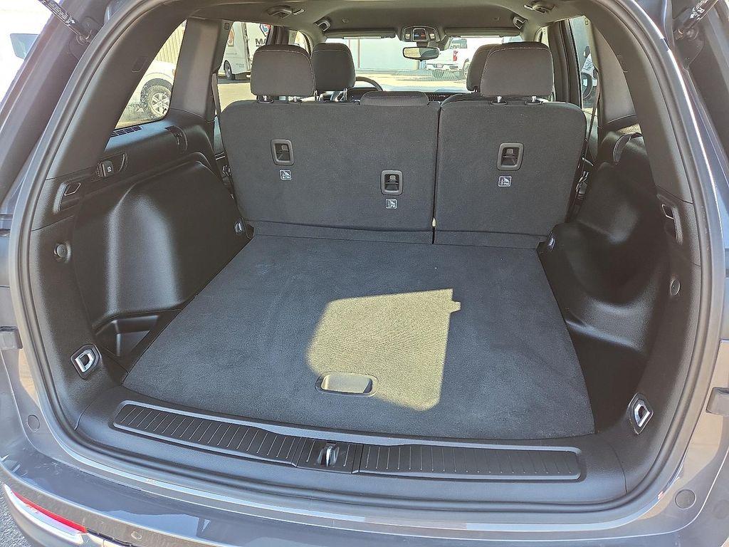 used 2024 Jeep Grand Cherokee car, priced at $36,995