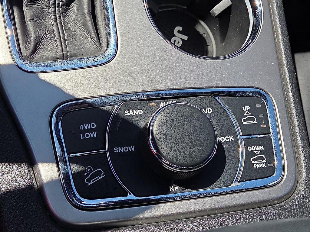used 2019 Jeep Grand Cherokee car, priced at $27,995