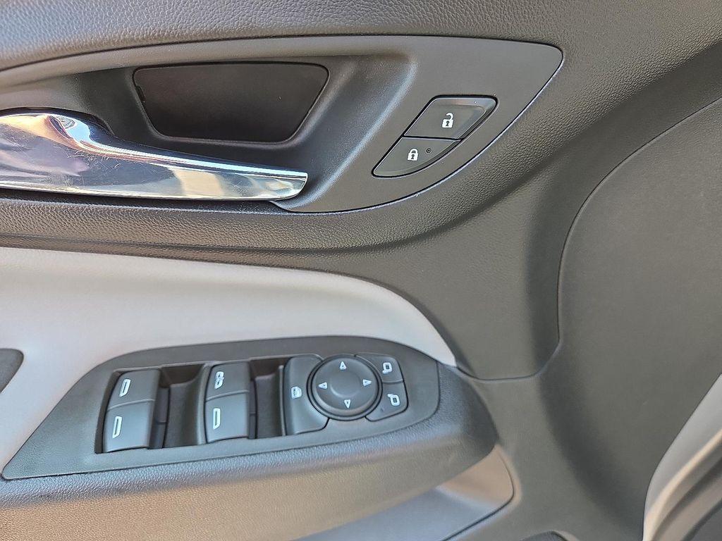 used 2023 Chevrolet Equinox car, priced at $23,995