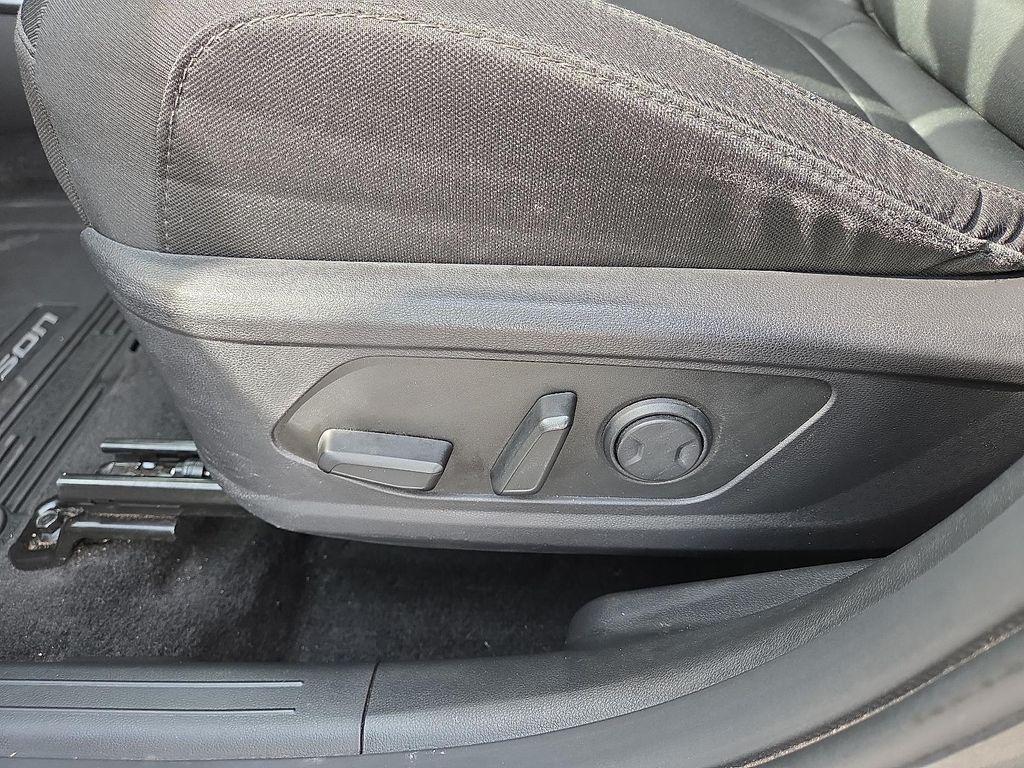 used 2024 Hyundai TUCSON Hybrid car, priced at $29,995