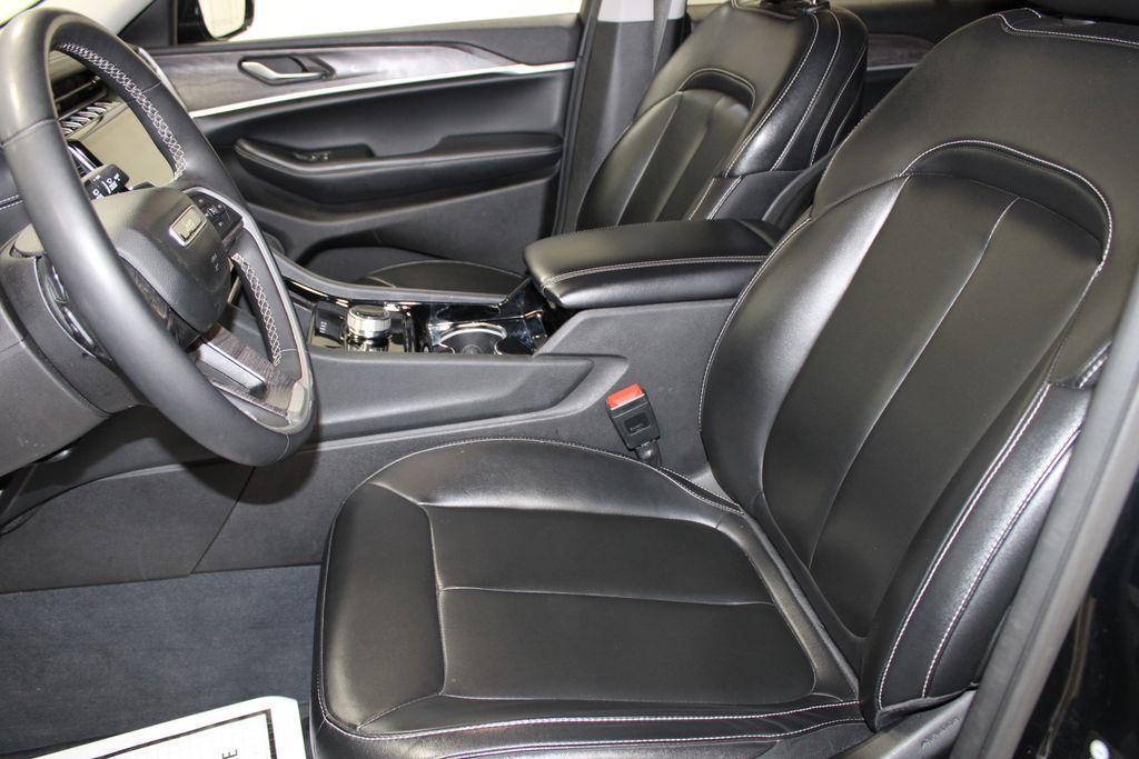used 2023 Jeep Grand Cherokee car, priced at $26,000