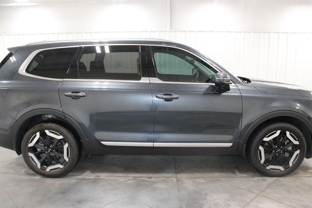 used 2024 Kia Telluride car, priced at $36,888