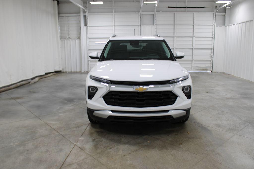 new 2025 Chevrolet TrailBlazer car, priced at $26,588