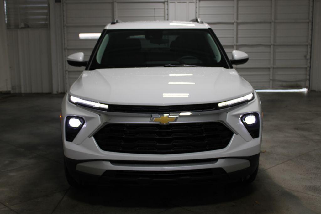 new 2025 Chevrolet TrailBlazer car, priced at $26,588