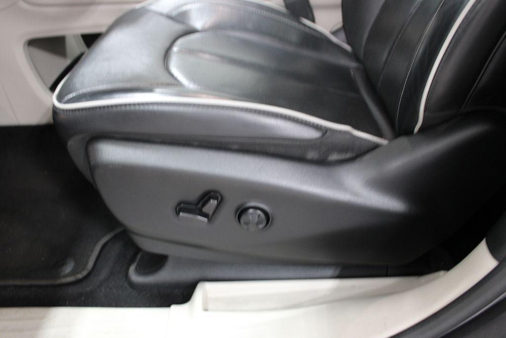 used 2023 Chrysler Pacifica car, priced at $29,298