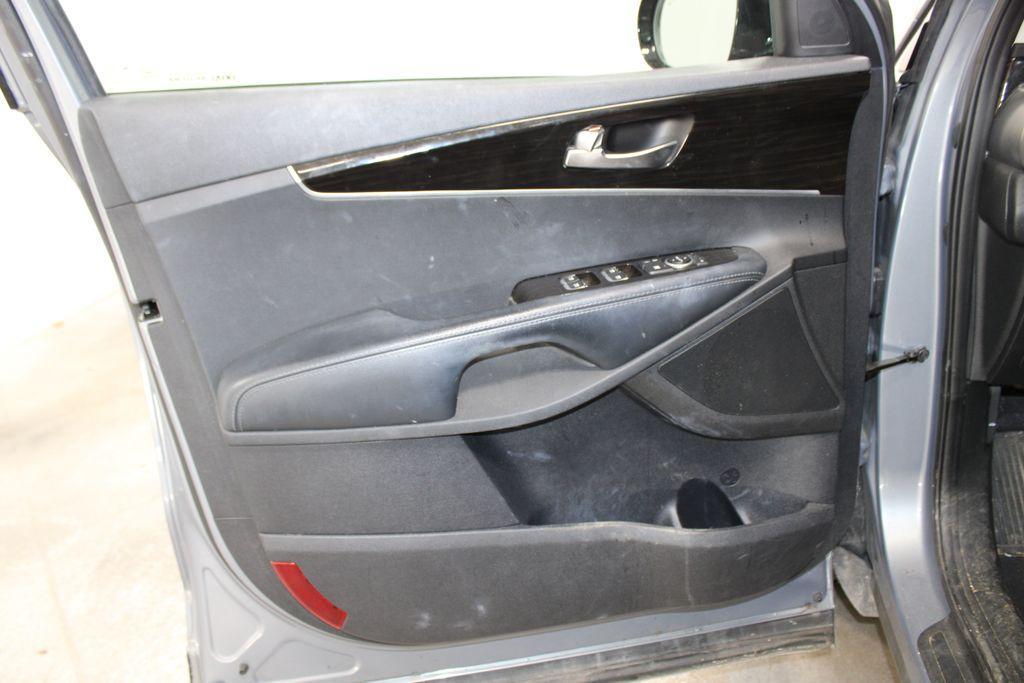 used 2020 Kia Sorento car, priced at $16,288