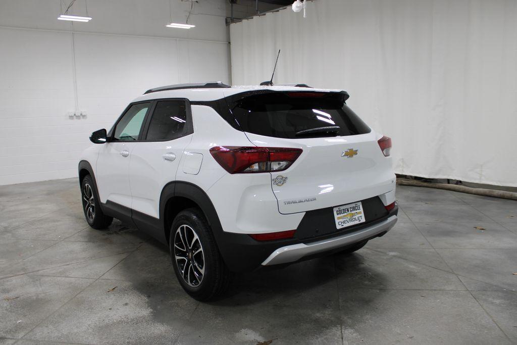 new 2025 Chevrolet TrailBlazer car, priced at $26,188