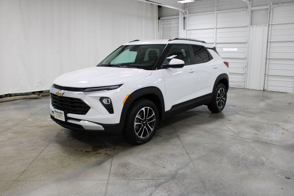 new 2025 Chevrolet TrailBlazer car, priced at $26,188