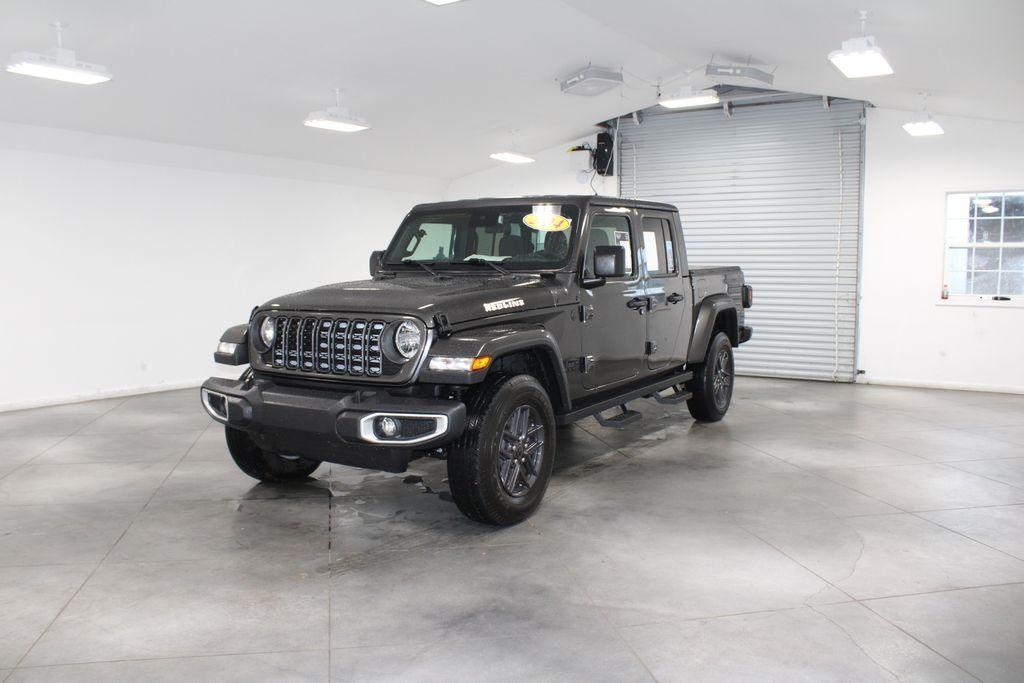 used 2024 Jeep Gladiator car, priced at $40,275