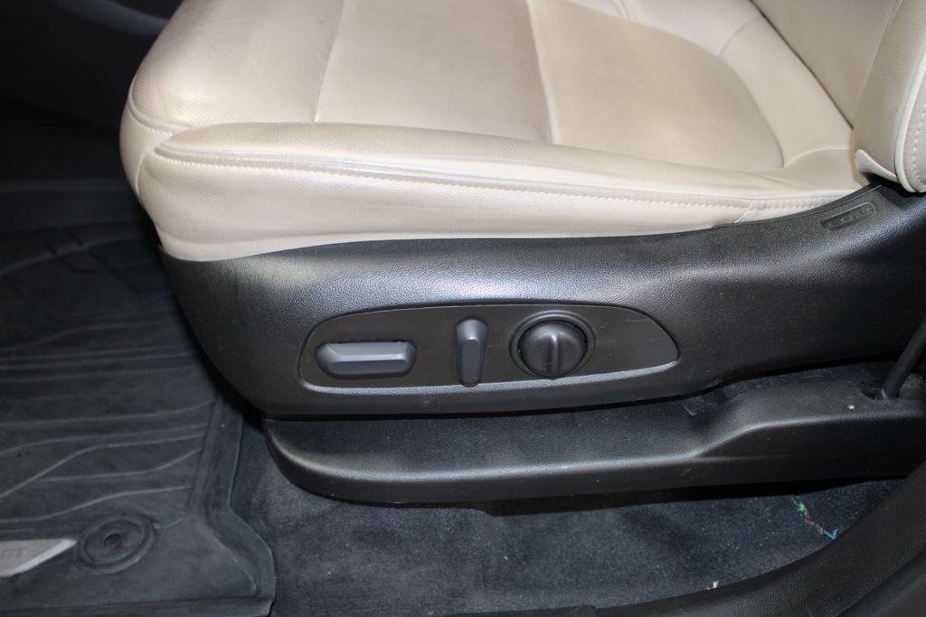 used 2023 Chevrolet Traverse car, priced at $35,738