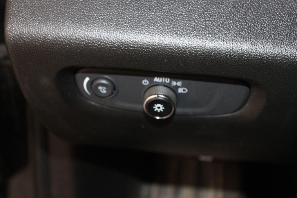 used 2023 Chevrolet Traverse car, priced at $35,898