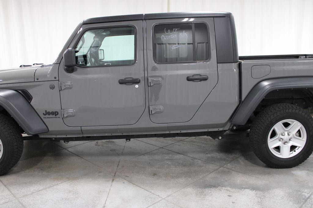 used 2023 Jeep Gladiator car, priced at $29,318