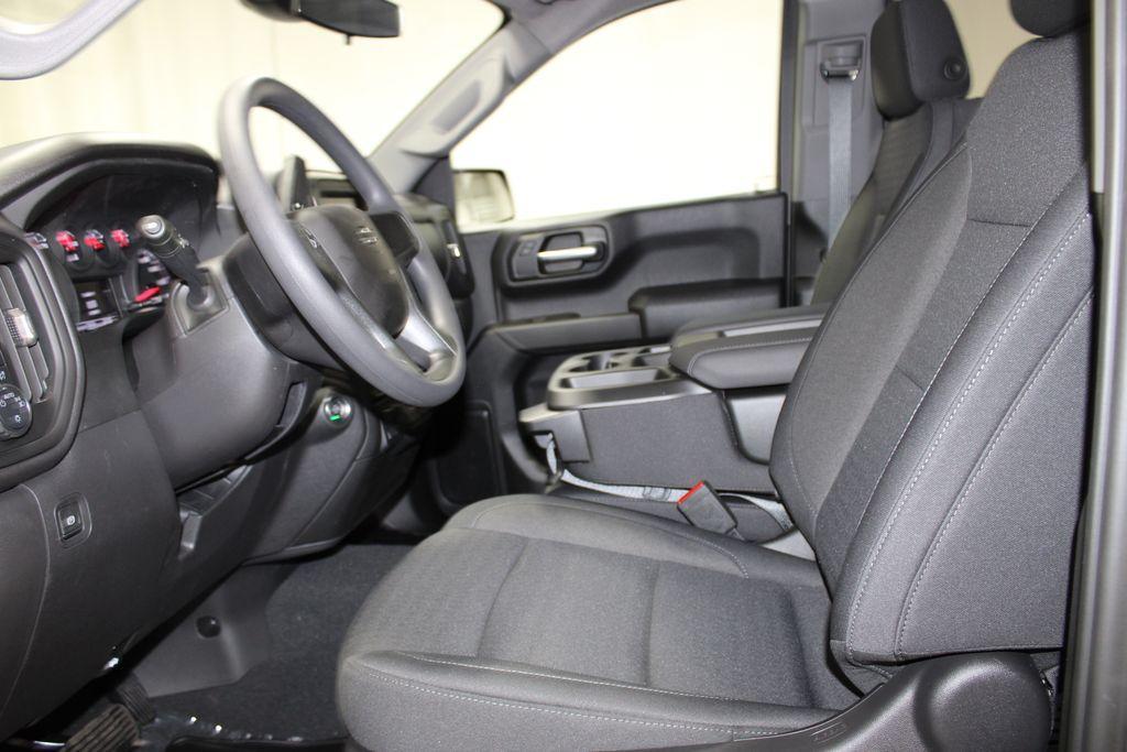 new 2025 Chevrolet Silverado 1500 car, priced at $50,660