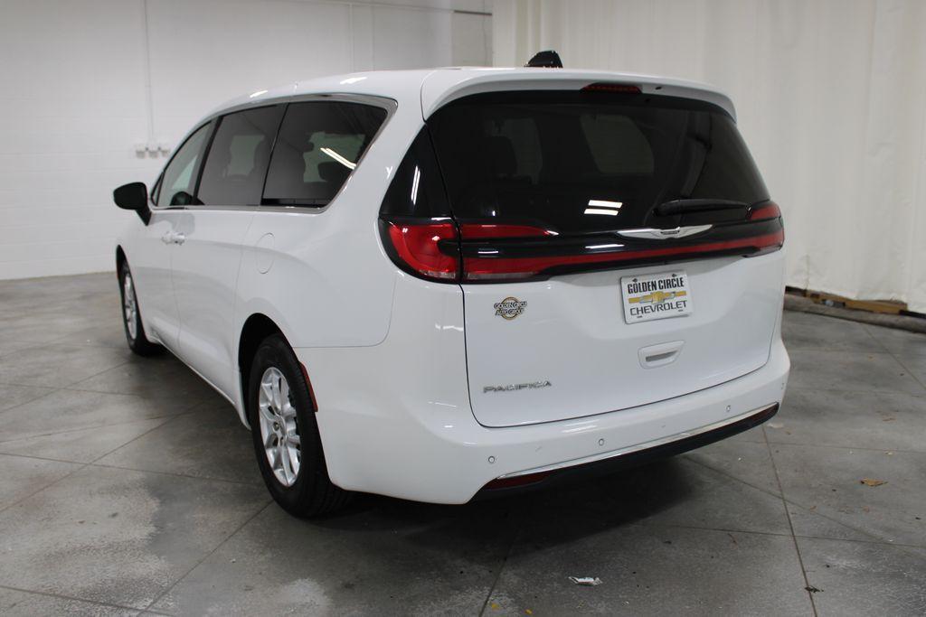 used 2023 Chrysler Pacifica car, priced at $25,258