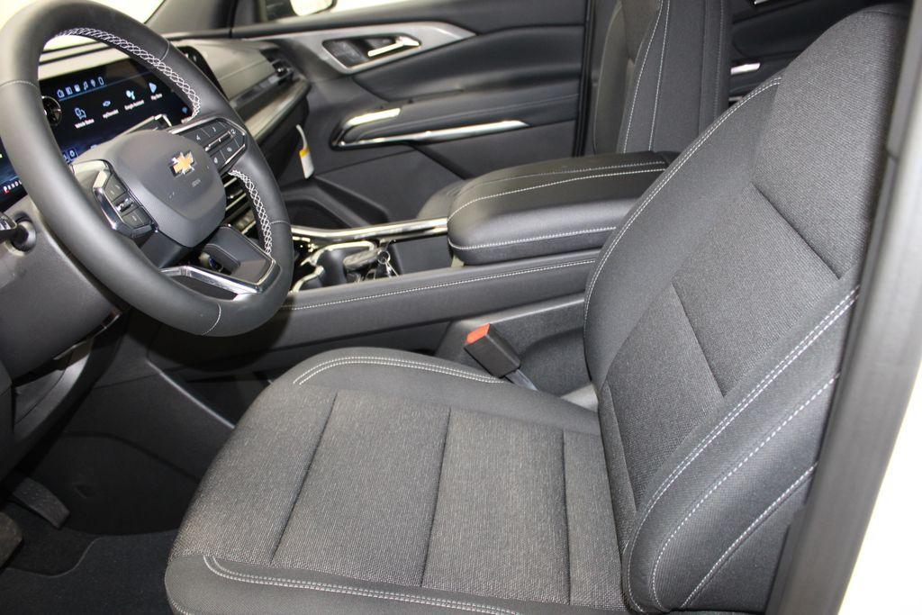 new 2026 Chevrolet Traverse car, priced at $41,488
