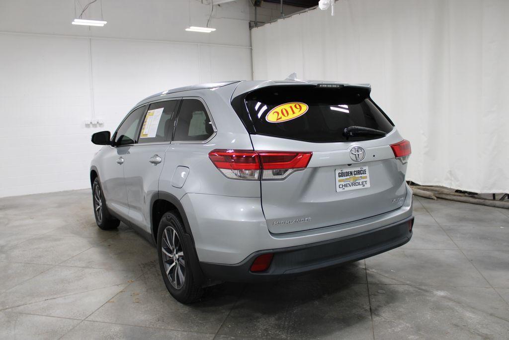 used 2019 Toyota Highlander car, priced at $24,359