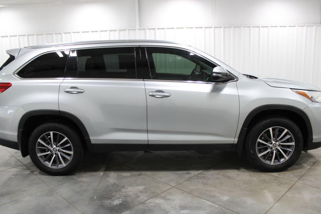 used 2019 Toyota Highlander car, priced at $24,359