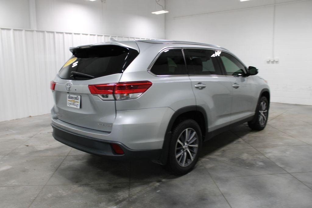 used 2019 Toyota Highlander car, priced at $24,359