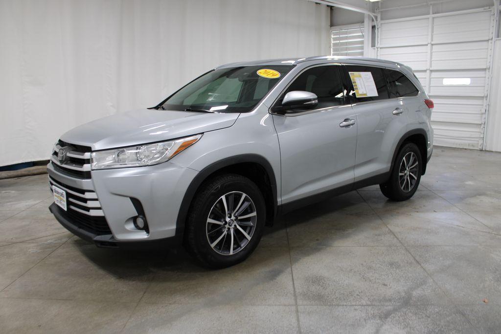 used 2019 Toyota Highlander car, priced at $24,359