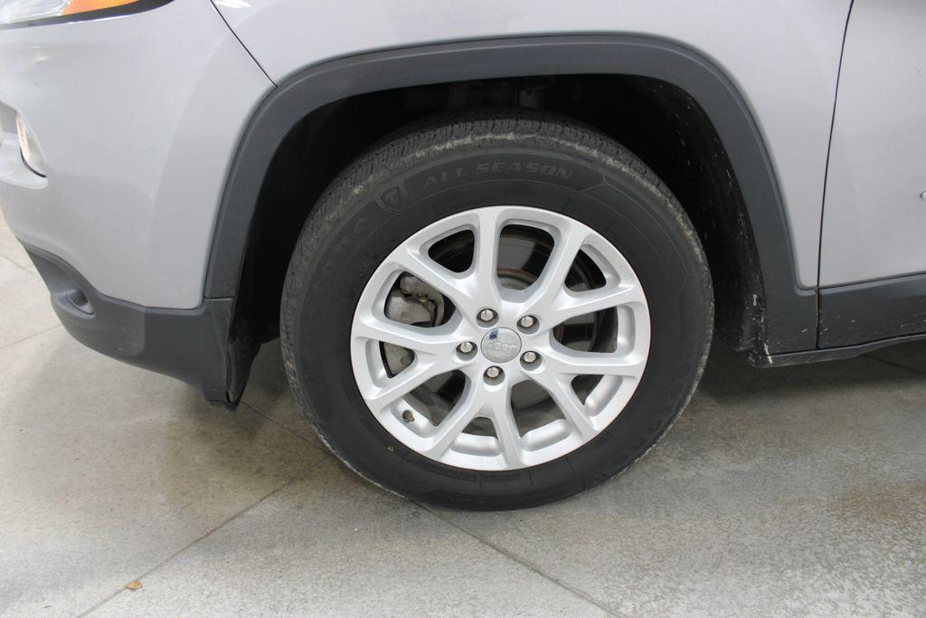 used 2018 Jeep Cherokee car, priced at $14,298