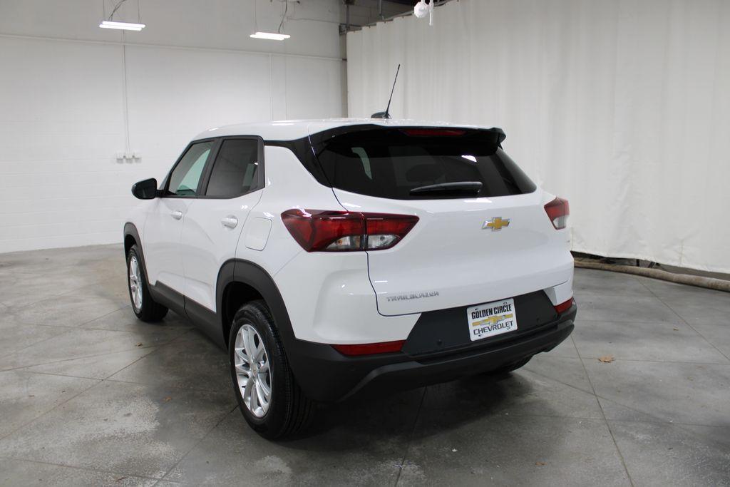 new 2025 Chevrolet TrailBlazer car, priced at $24,738