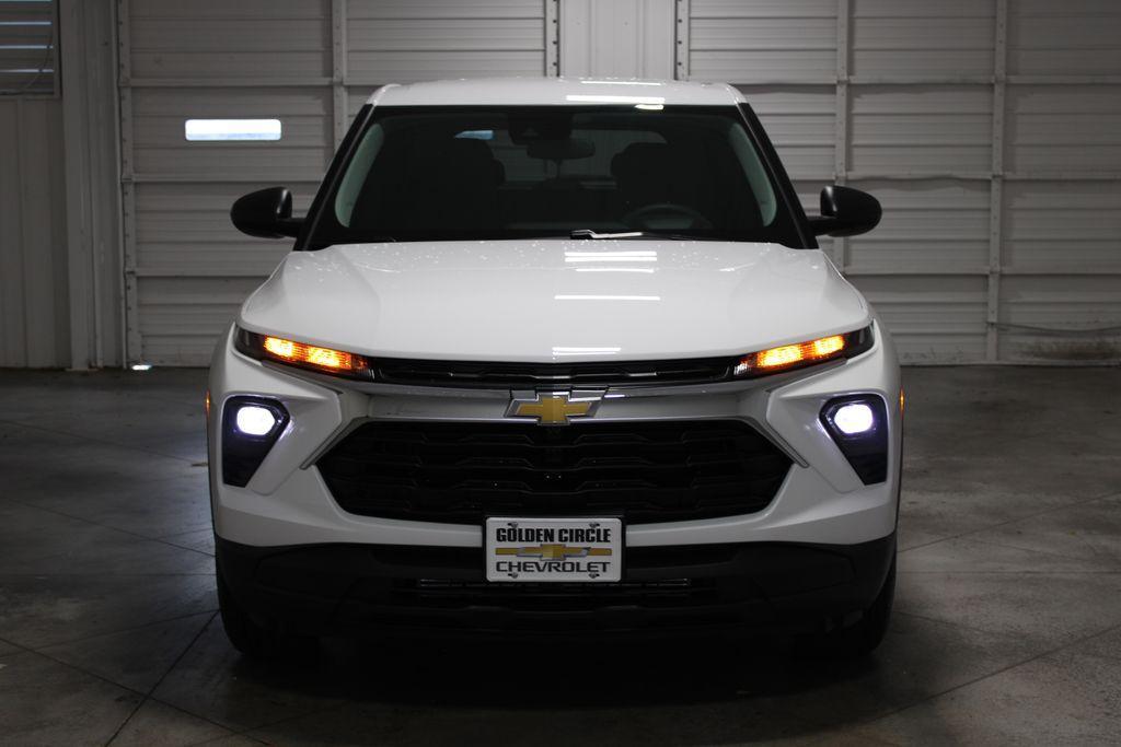 new 2025 Chevrolet TrailBlazer car, priced at $24,738